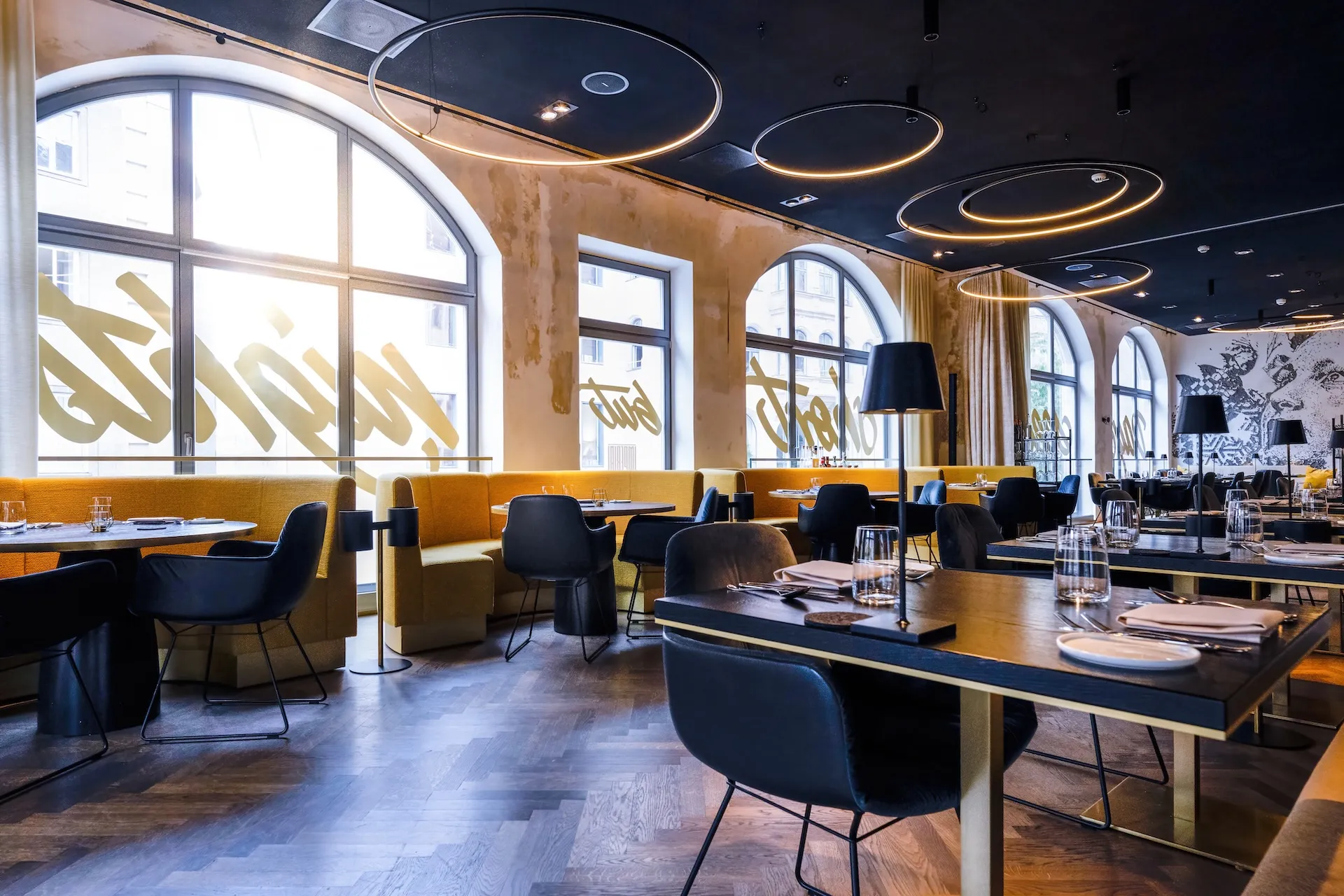 Modern-industrielles Interieur – visuelle Klasse trifft auf Gastlichkeit.