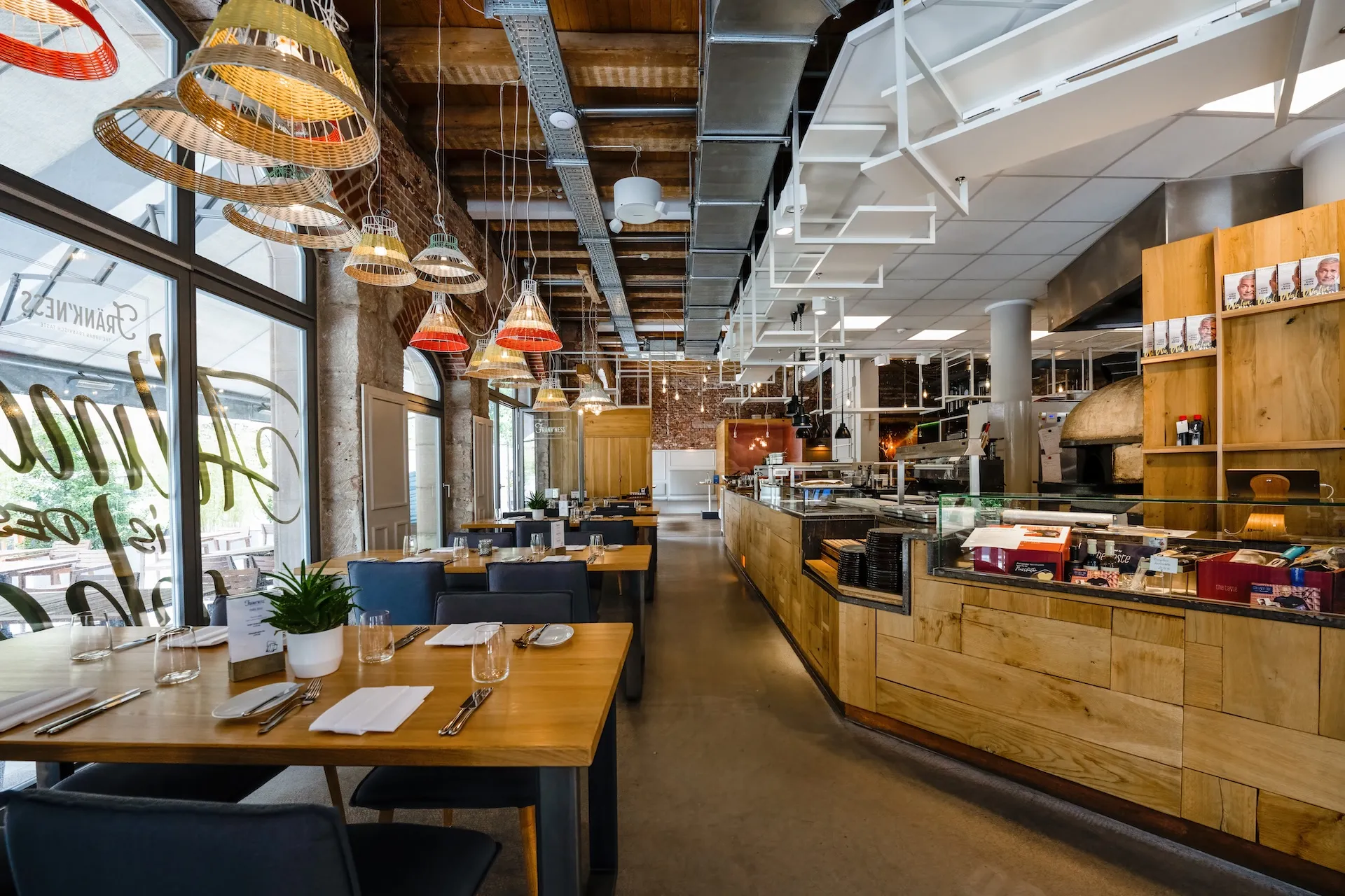 Frankness Restaurant Innenraum – modernes Ambiente für Genießer.