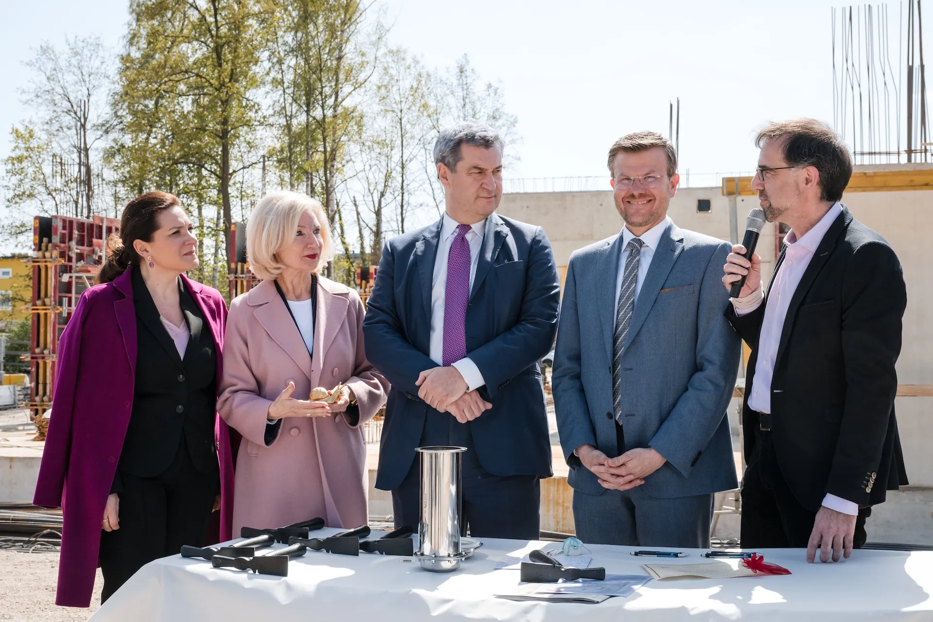 Grundsteinlegung mit politischen Gästen – Unternehmensereignisse professionell dokumentiert.