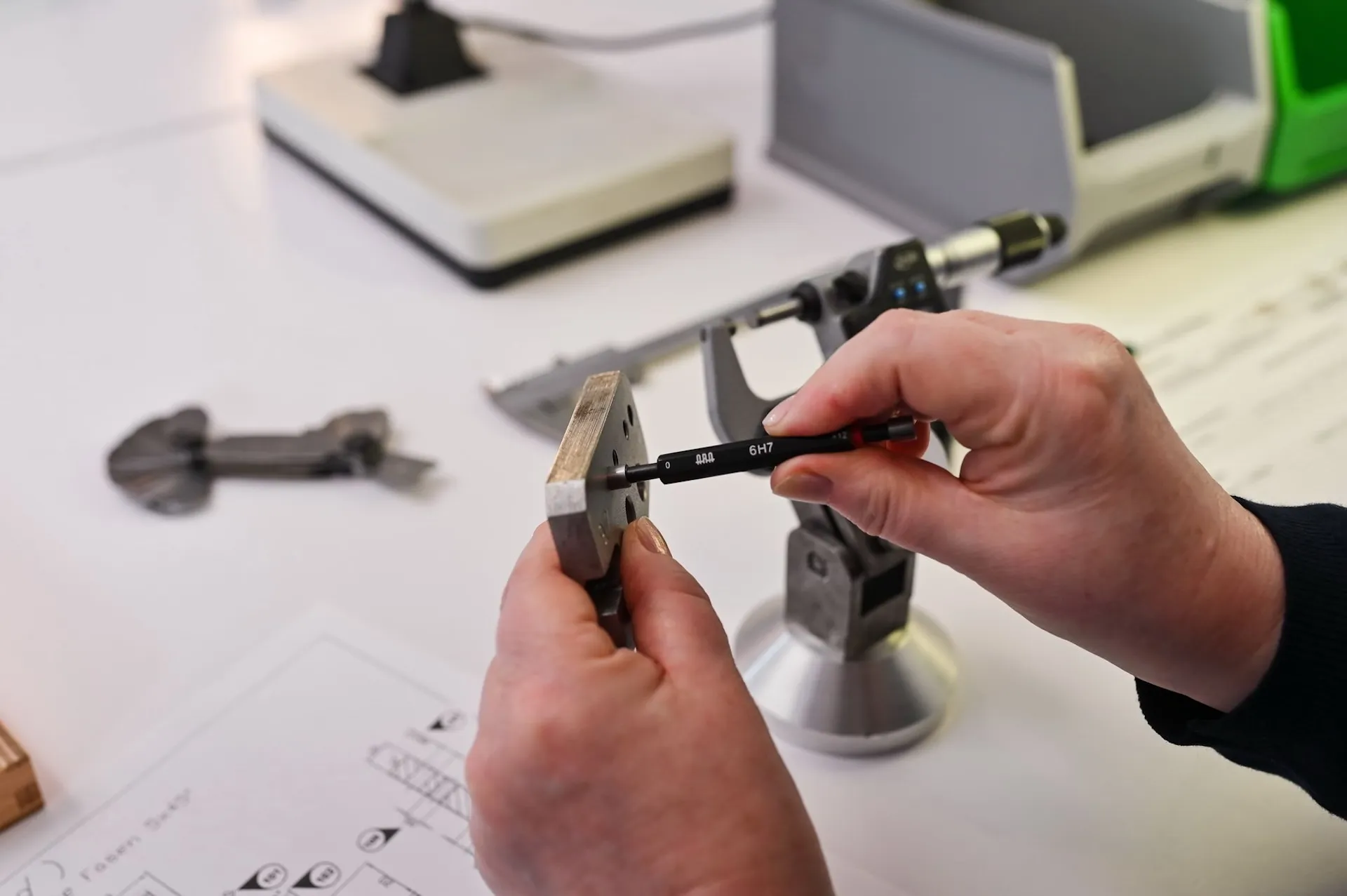 Metallprüfung per Handmessgerät – Qualitätssicherung im Detail.