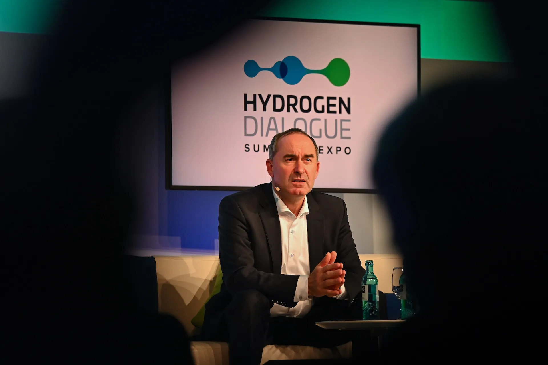 Hubert Aiwanger beim Hydrogen Dialogue – dokumentiert von Messefotografie Nürnberg mit Fokus auf politische Präsenz.