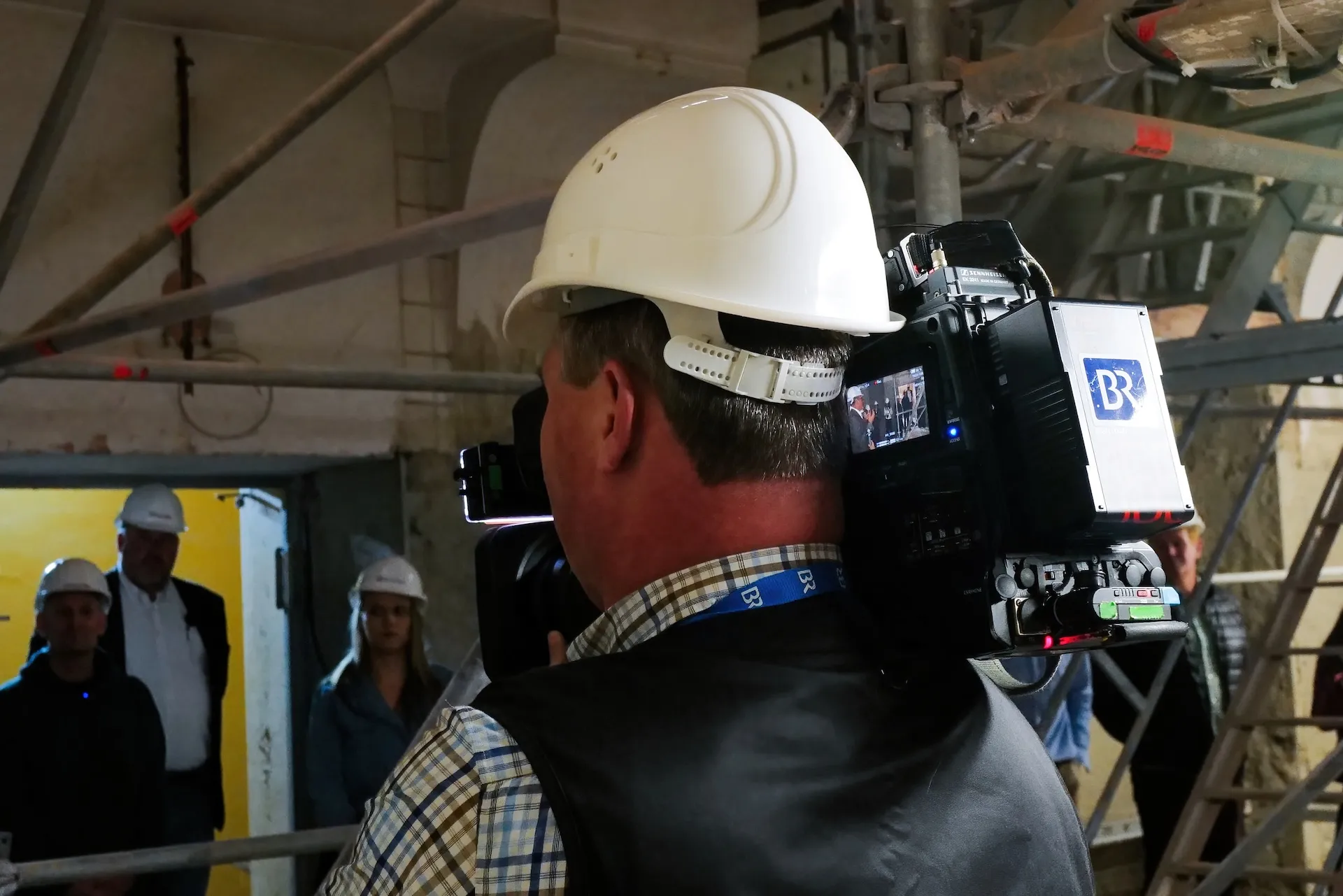 Kameramann filmt Baustelle