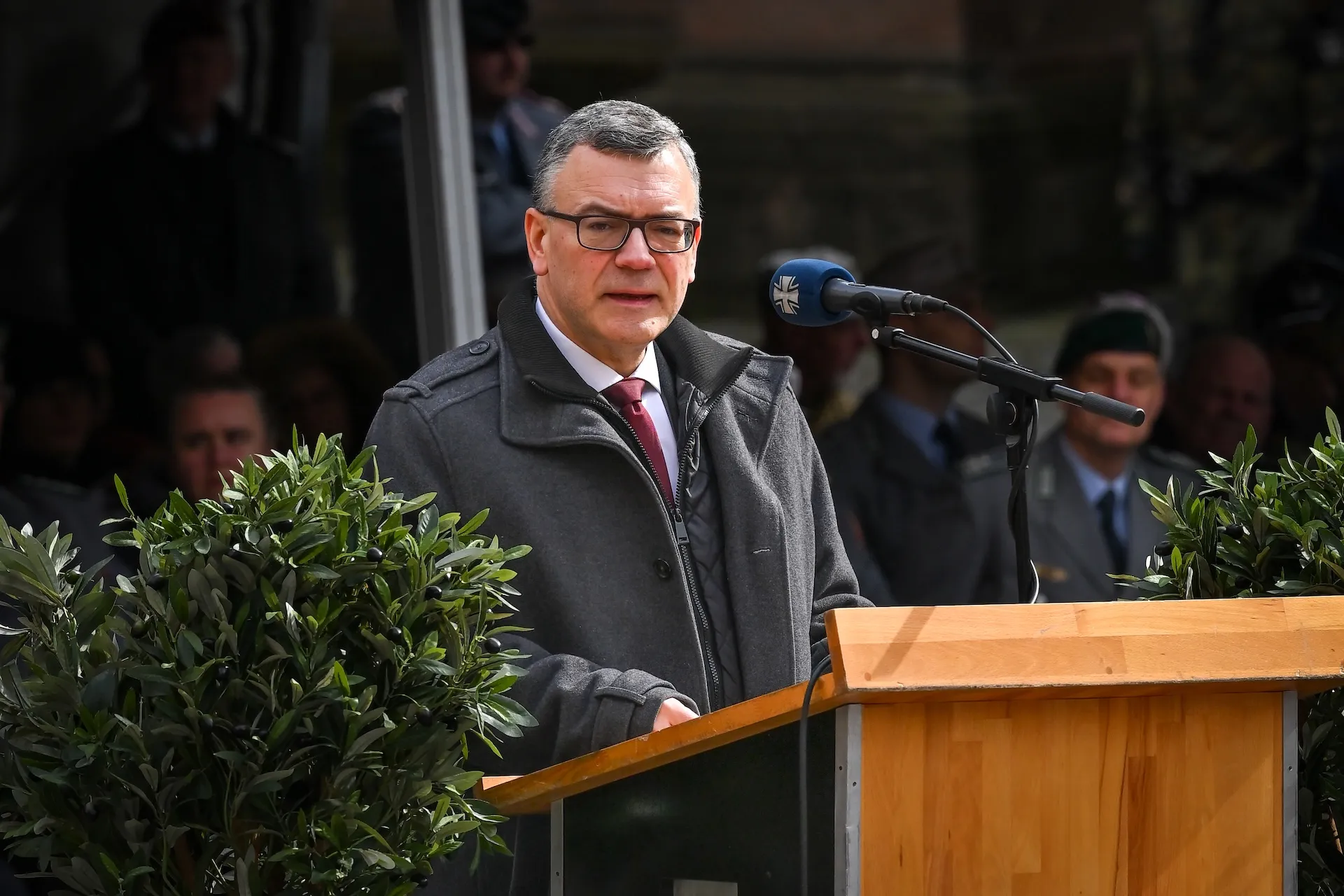 Politischer Besuch bei Firmenveranstaltung – öffentlicher Auftritt mit Wirkung.