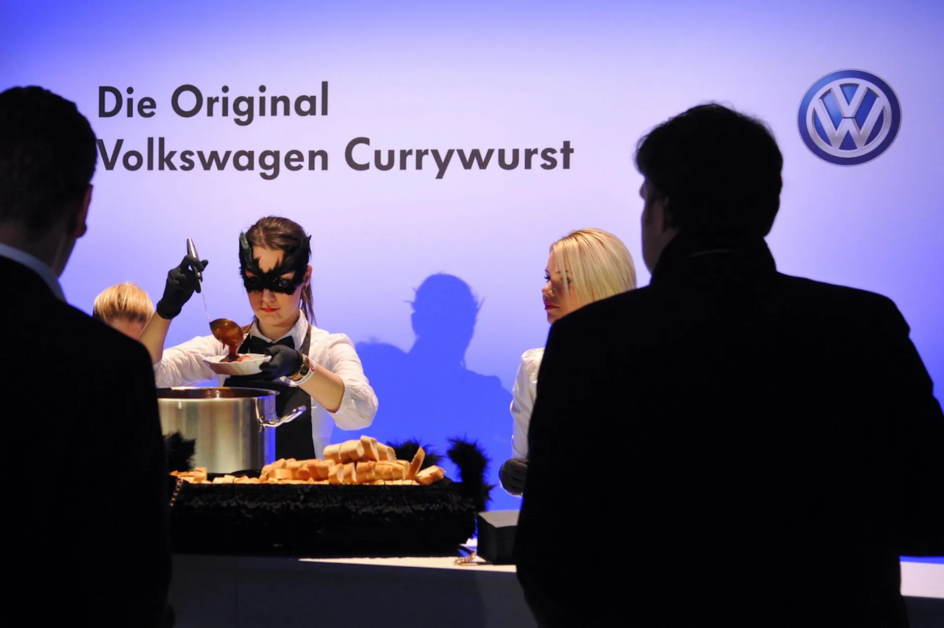 Volkswagen Currywurst – kultig serviert beim Mitarbeiterevent.